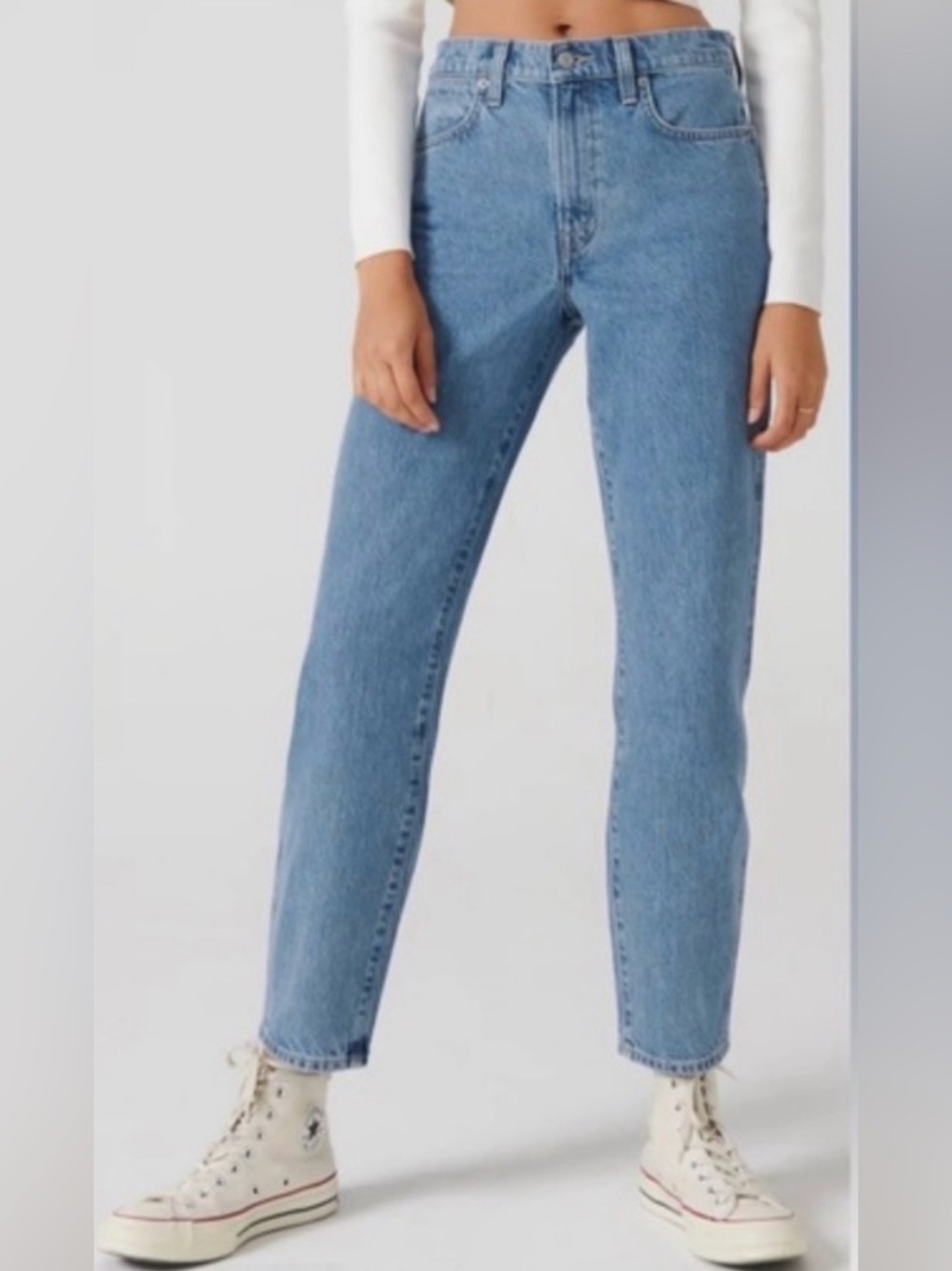 Aritzia Sun Deh Sunday Best Zola Mom Jeans Light Wash Straight-Leg Jeans